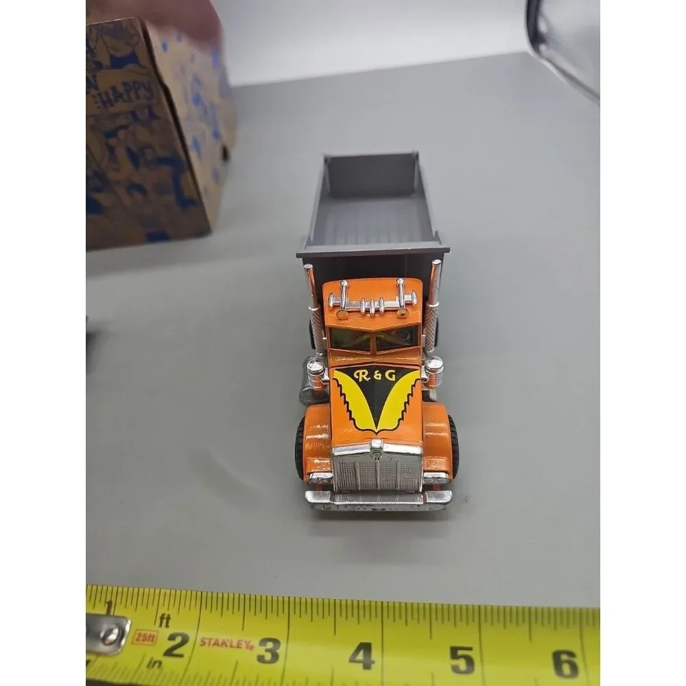 Majorette Kenworth Oarnge Dump Truck‎ 1:47 Scale Die-cast